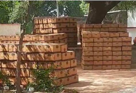 Illegal liquor worth 1 crore recovered from the truck, the driver made ...