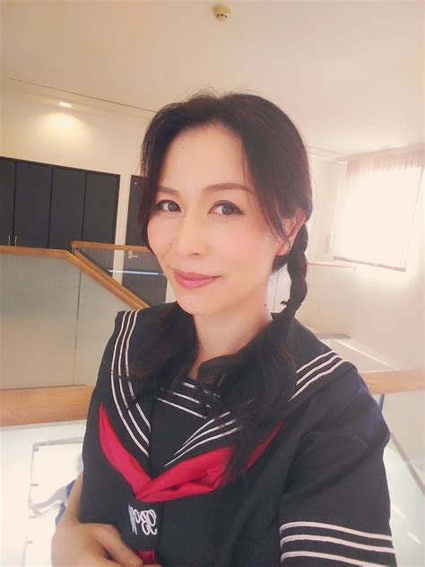 熟女AV女優에 있는 NOBUYUKI KOGA님의 핀 | 여성, 유명인사, 일본