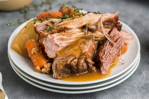 Slow Cooker Pork Pot Roast 的图像结果