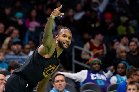 What happened to Evan Mobley? Live injury updates for Cavaliers vs. Heat