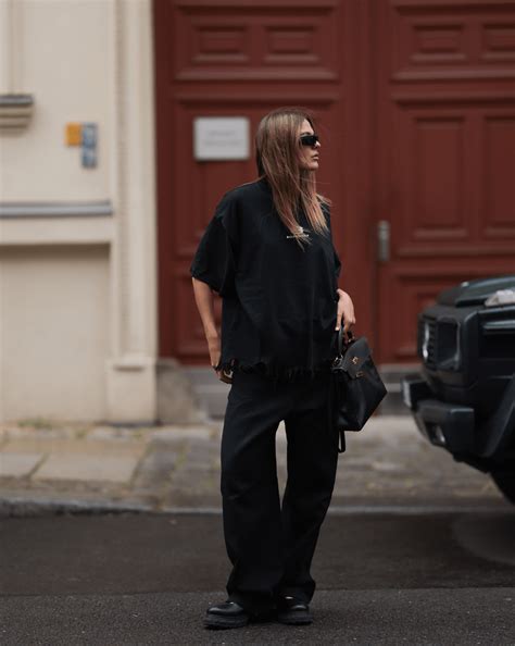 Why You Need An Oversized T-Shirt — And Where to Find One - FASHION ...