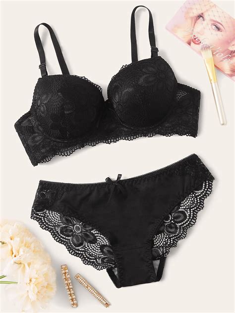 Plunge neckline lace lingerie set – Artofit