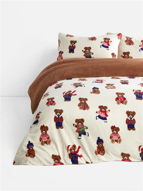 2025 Christmas Bedding | Christmas Duvet Covers & Sets | Primark UK