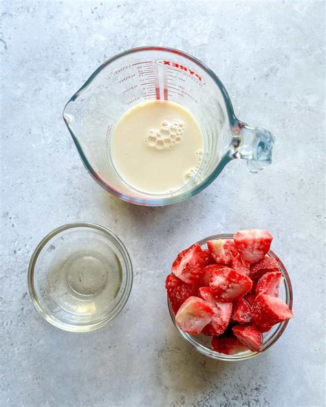 The best low calorie strawberry milkshake - Weight Loss With Veera