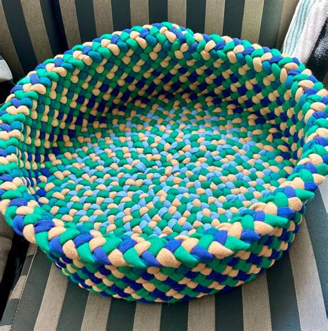 Yellow & Blue Make Green Cat Bed, 16" Base X 5" Tall. - Etsy