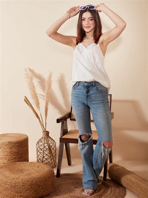 Women Solid White V-Neck Sleeveless Curved Hem Layered Regular Boxy Top ...