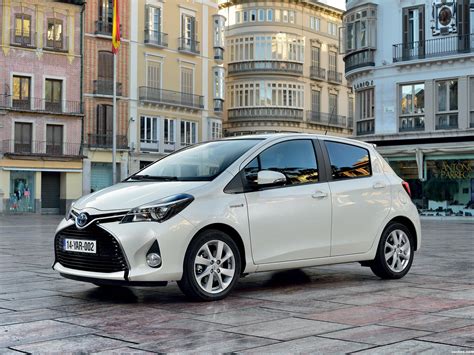 Fotos de Toyota Yaris Hybrid 2014