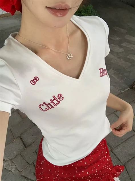 Find Your latest tops for women - For all the ways you love to dress.