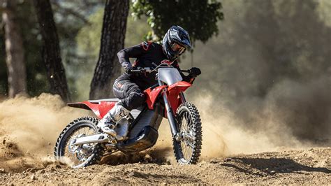 The Stark Varg is another electric-powered, dirt carving bike | Top Gear