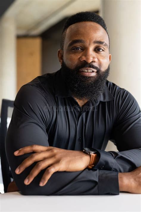 Businessman with Black Shirt 的图像结果