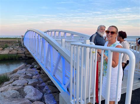 West Haven reconnects park, beach over Cove River