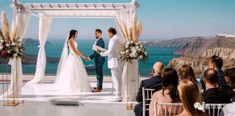 囍！外国新人涌向希腊岛屿办婚礼，梦幻岛圣托里尼成最佳求婚地|梦幻岛|婚礼|圣托里尼_新浪新闻