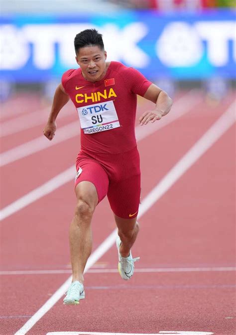 苏炳添9秒83破亚洲记录，以预赛第一名成绩强势挺进百米飞人决赛_腾讯视频