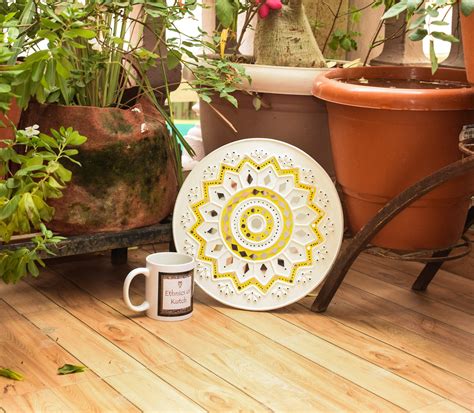 Lippan Kaam - Clay Mirror Art- Indian Handicraft by Ethnics of Kutch ...