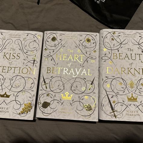 The Remnant Chronicles by Mary E Pearson, Hardcover | Pangobooks