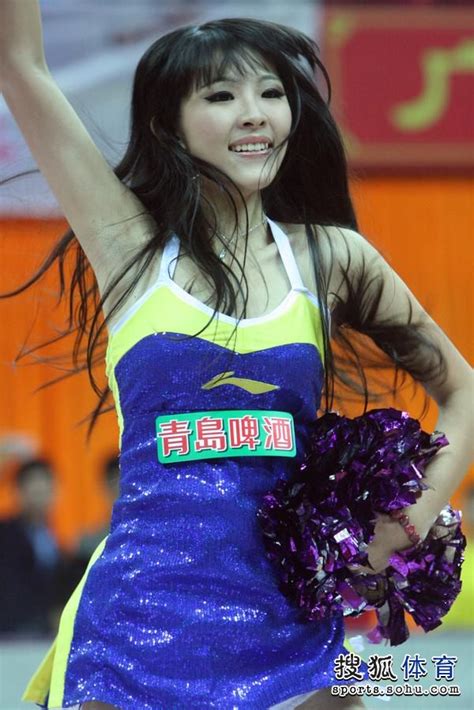 图文：中国女子曲棍球队公开课 男女对抗一对一-搜狐体育