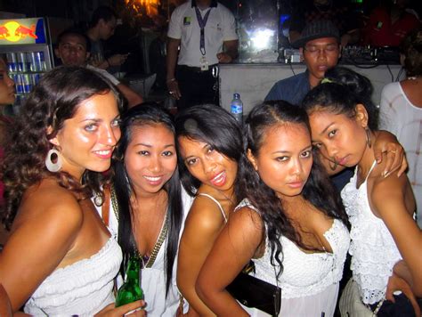 Bali Bar Girls