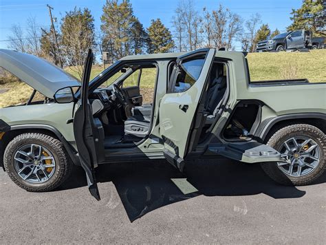 Photos: First drive @ DC area Rivian test drive event! | Rivian Forum - R1T R1S R2 News, Specs ...