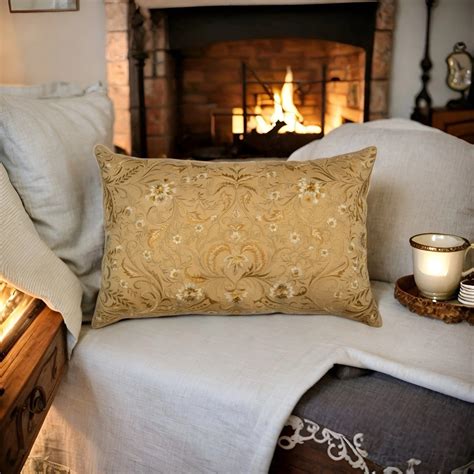 Tehzeeb Gold Floral Embroidered Chanderi Silk Cushion Cover – KHAABKA