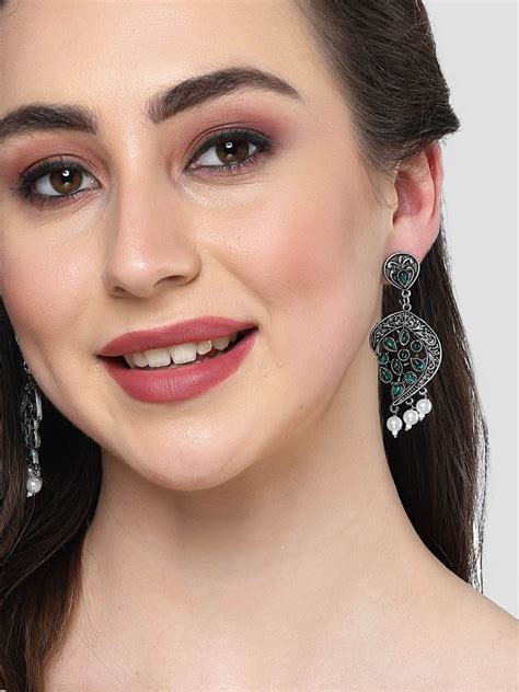 KARATCART Oxidised Silver Kundan Drop Green Earrings for Women