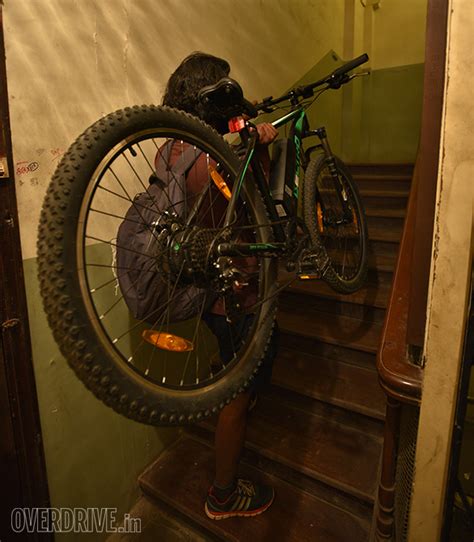 Comparison: Hero Lectro Ozone vs Okinawa Ridge - Overdrive