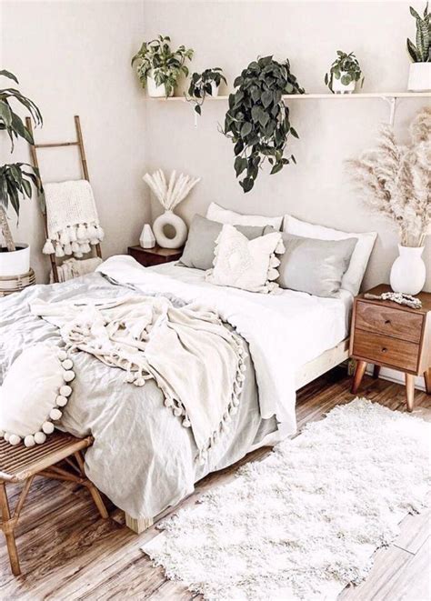 what to put on a blank bedroom wall