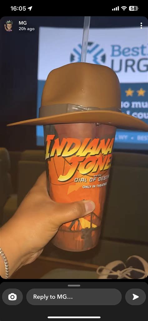 MG using her flash in the movie theatre just makes sense to me tbh : r ...