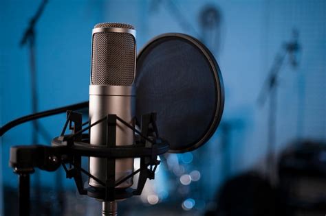 Schließen Sie professionelles Mikrofon und Pop-Filter | Kostenlose Foto