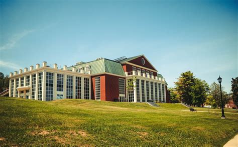 UNB FREDERICTON SUMMER HOTEL (New Brunswick) - Specialty B&B Reviews ...