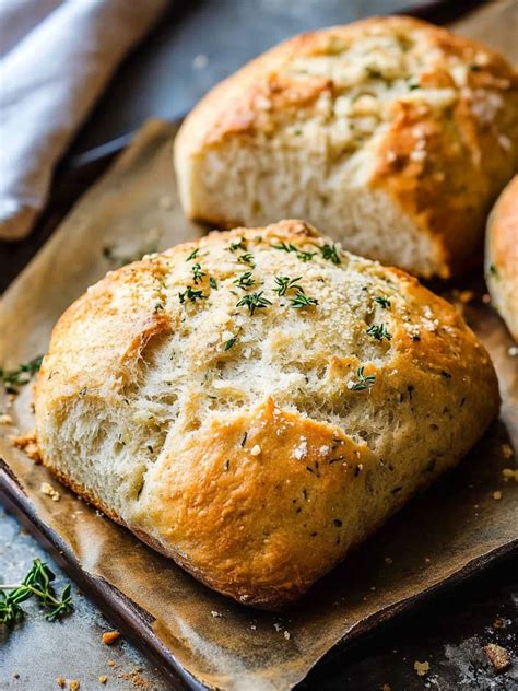 Garlic Parmesan Herb Bread