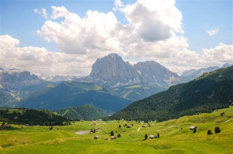 Best time to visit the Dolomites: what to expect each season
