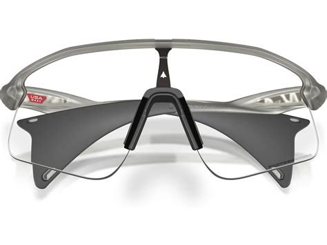 Oakley Stunt Devil, Clear To Black Iridium Photochromic / grey ink ...