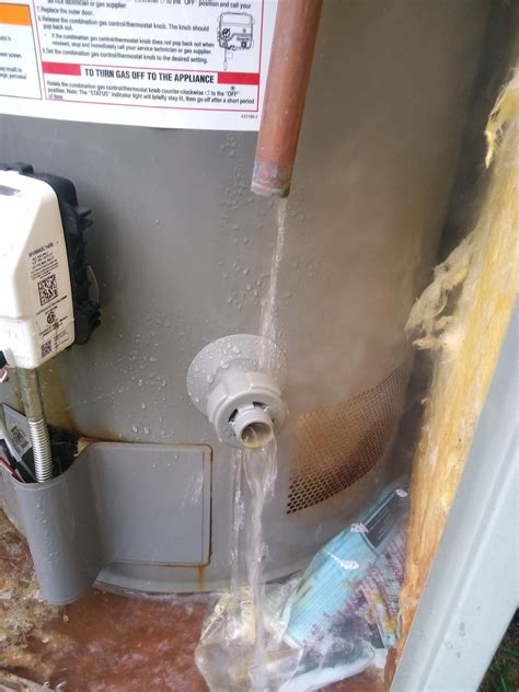 Hot water heater leaking : r/Plumbing