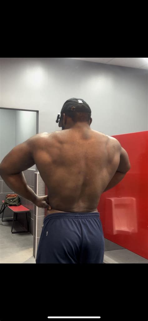 Seen this guy post about him and Sam sulek you guys think he’s natty or ...