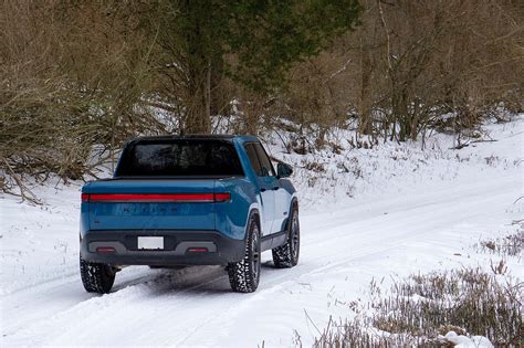 2025 Rivian R1T Review and Test Drive | Capital One Auto Navigator