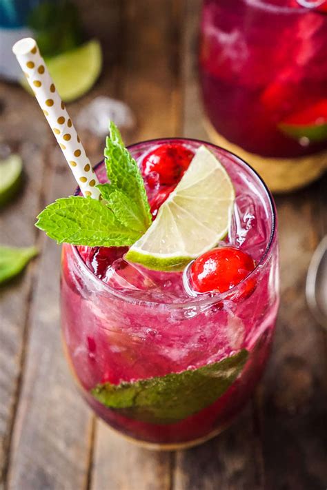 15 best refreshing drinks for the Christmas party - 2023