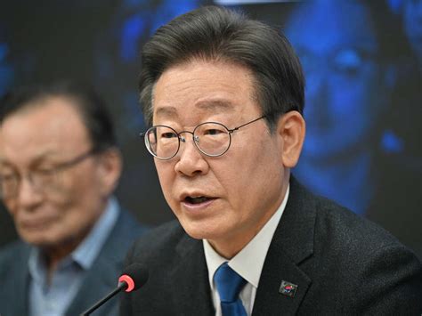 South Korea's opposition wins in landslide parliamentary elections : NPR