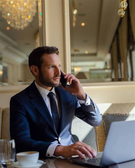 Business Man Figure 的图像结果