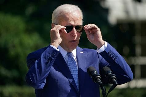In latest media buffoonery, pundits say 'Aviator Joe' Biden is pilot ...