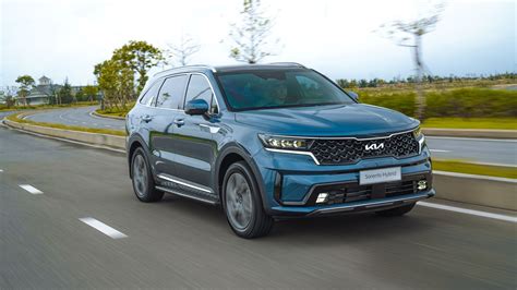 Kia Sorento Hybrid ra mắt tại Việt Nam giá từ 1,4 tỉ đồng