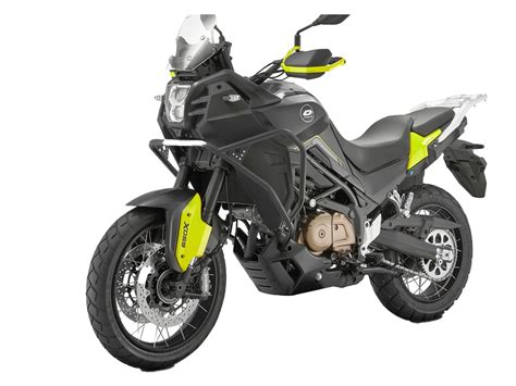 Confronto tra moto QJ Motor SVT 650 X 2025 VS. Yamaha Tracer 7 2025