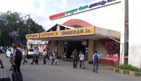 Ernakulam Becomes 1st District in Kerala To Complete 100% First Dose of ...