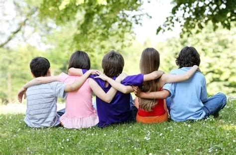 健康竟与友谊挂钩！美学者研究称童年友谊带来幸福人生_健康_环球网