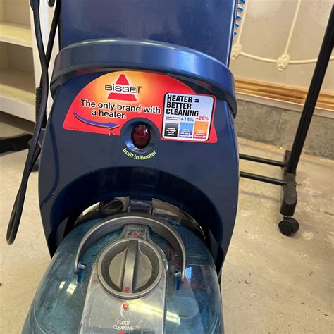 Bissell ProHeat 2X Upright Deep Carpet Cleaner, 9200 | EstateSales.org
