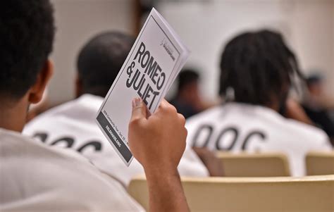 Delaware Shakespeare performs for Wilmington prison - WHYY