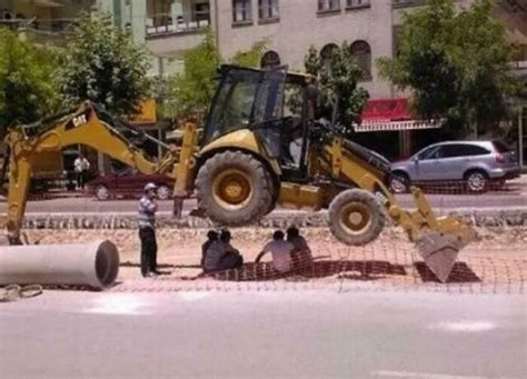 Construction Equipment Fails Compilation 的图像结果
