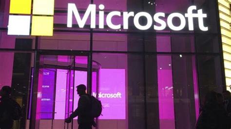 Microsoft slams AWS for blocking $10bn Pentagon project (HT Tech)