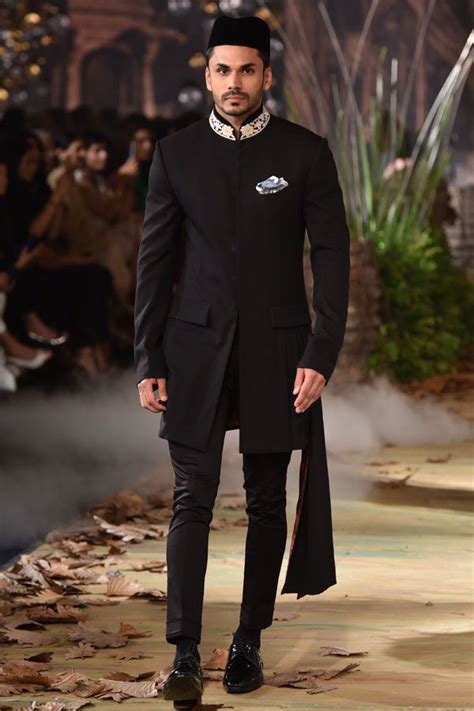 Atul Kumar Tripathi’s Bio, Age, Relationships, Latest Buzz, Photos & Videos