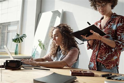 Business Women Going to Work 的图像结果
