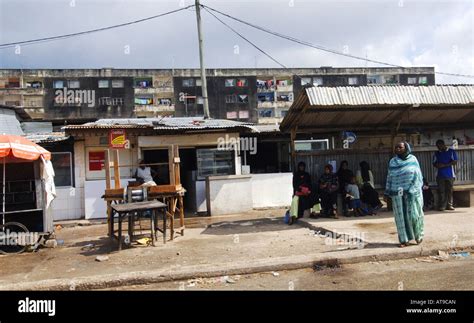 Local Town Local People 的图像结果